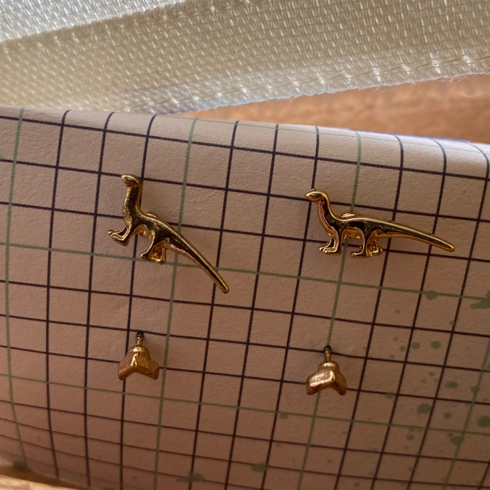 Gold Dinosaur Mini Earrings Set